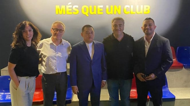 CEO Senyawa Entertainment, Reza Wibisana Subekti (tengah)