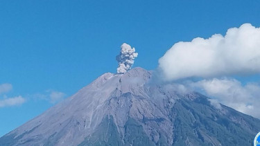 unung Semeru 4 Kali Erupsi Minggu (14/9)