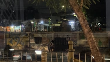 Lokasi ‘tembok bolong’ Jatinegara