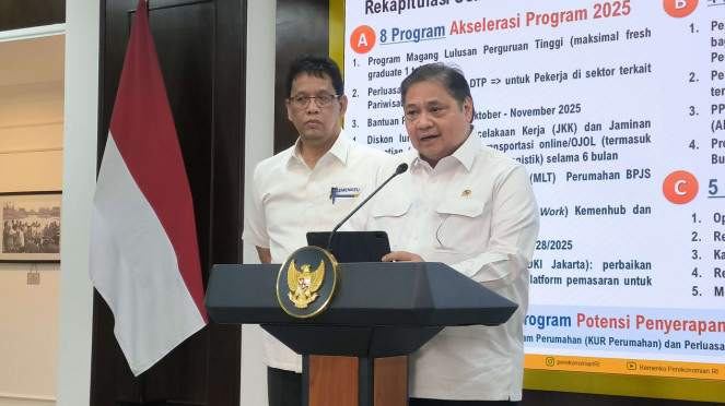 Menko Perekonomian Airlangga Hartarto dan Menkeu Purbaya Yudhi Sadewa di Kompleks Parlemen, Senayan, Jakarta Pusat