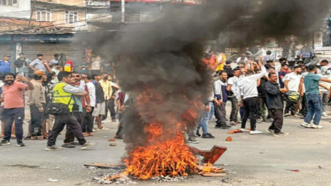 Aksi demonstrasi berujung kerusuhan di Nepal, Aksi demonstrasi berujung kerusuhan di Nepal, ‘Proyek Demokratis’, Demonstrasi menentang pelarangan media sosial oleh pemerintah Nepal, Alat Rekayasa Politik