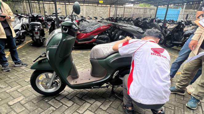 Pre-Delivery Inspection (PDI) pada motor Honda Scoopy, 1. Pemeriksaan Oli, 2. Sistem Kelistrikan, 3. Tuas Gas dan Kemudi, 4. Sistem Pengereman, 5. Roda dan Ban