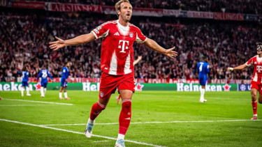 Pemain Bayern Munich Harry Kane rayakan gol ke gawang Chelsea, Tunggal putri Indonesia, Putri Kusuma Wardani, Persib Vs Lion City Sailors, Pemain Bayern Munich Harry Kane rayakan gol ke gawang Chelsea, Pemain Liverpool, Mohamed Salah, Menpora Erick Thohir dan Dito Ariotedjo