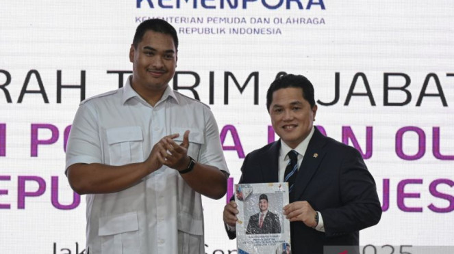 Serah terima jabatan Menpora dari Dito Ariotedjo ke Erick Thohir, Serah terima jabatan Menpora dari Dito Ariotedjo ke Erick Thohir, Pelatih Persib Bandung, Bojan Hodak, Ousmane Dembele sabet Ballon d Or 2025, Timnas Suriname, Duel Arema FC vs Persib Bandung