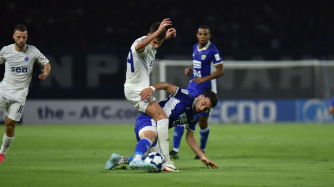 Persib Vs Lion City Sailors, Tunggal putri Indonesia, Putri Kusuma Wardani, Persib Vs Lion City Sailors, Pemain Bayern Munich Harry Kane rayakan gol ke gawang Chelsea, Pemain Liverpool, Mohamed Salah, Menpora Erick Thohir dan Dito Ariotedjo