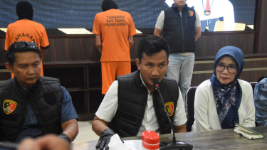 Konferensi pers 2 kakek cabuli 2 bocah perempuan di Ciampea, Bogor