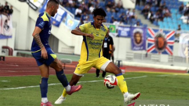 Duel Arema FC vs Persib Bandung, Serah terima jabatan Menpora dari Dito Ariotedjo ke Erick Thohir, Pelatih Persib Bandung, Bojan Hodak, Ousmane Dembele sabet Ballon d Or 2025, Timnas Suriname, Duel Arema FC vs Persib Bandung