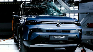 Uji tabrak Suzuki Victoris.