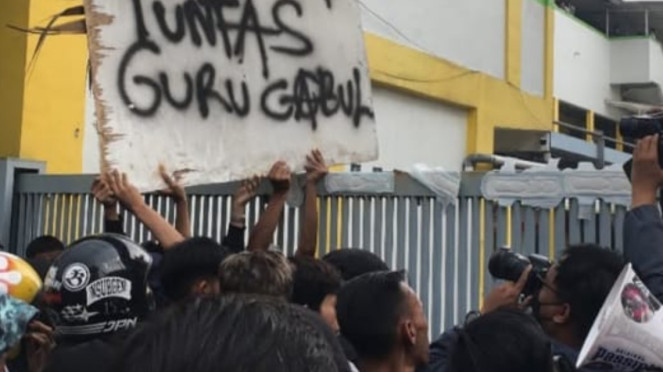 Aksi siswa dan alumni SMK Pasundan 2 Bandung tuntut usut tuntas guru cabul