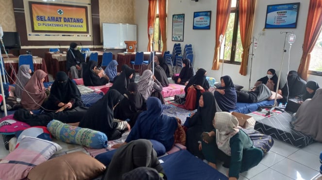 Para korban keracunan hidangan soto menu MBG dirawat di Puskesmas