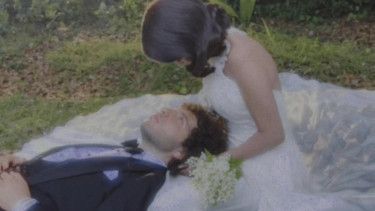 Selena Gomez dan Benny Blanco., Suasana Acaranya Penuh Kebahagiaan, Selena Gomez dan Benny Blanco., Dihadiri Banyak Selebriti Besar, Musik dan Pidato Penuh Makna, Momen Pribadi yang Menyentuh, Pernikahan Impian