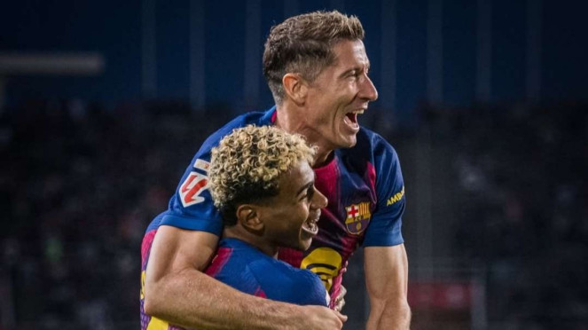 Pemain Barcelona, Robert Lewandowski dan Lamine Yamal, 10. Endrick, 9. Geovany Quenda, 8. Francesco Camarda, 7. Ethan Nwaneri, 6. Myles Lewis-Skelly, 5. Warren Zaire-Emery, 4. Franco Mastantuono, 3. Pau Cubarsí, 2. Estevao, 1. Lamine Yamal