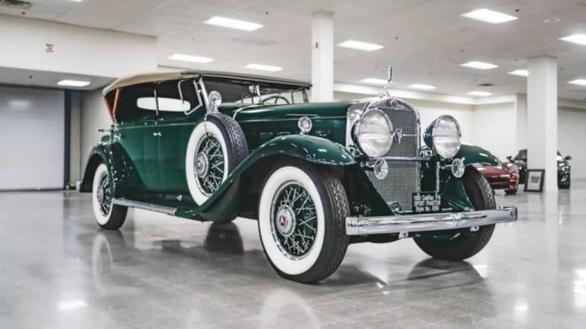 Cadillac V-16