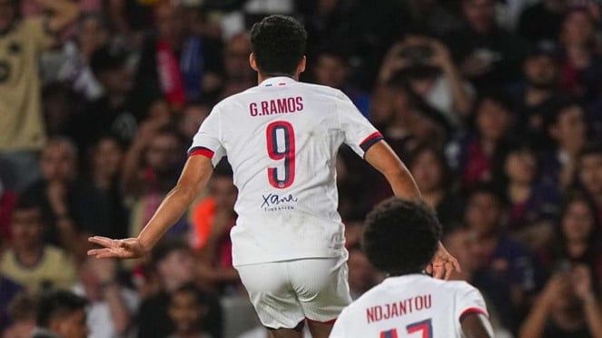 Pemain PSG rayakan gol Goncalo Ramos, Pemain Oxford United, Marselino Ferdinan, Kiper Timnas Indonesia Emil Audero, Pemain PSG rayakan gol Goncalo Ramos, Ole Romeny, Indonesia vs China di Kualifikasi Piala Dunia 2026, Pemain Persib Bandung, Adam Alis dan pelatih Bojan Hodak