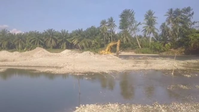 Aktivitas galian tambang di kawasan Daerah Aliran Sungai (DAS) Mangkutana, Luwu Timur