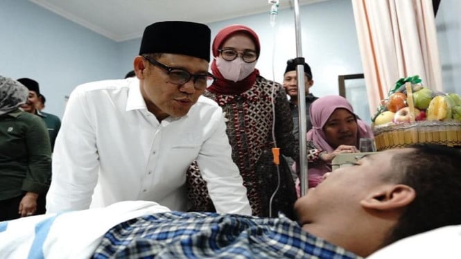 Menko Pembangunan Manusia Muhaimin Iskandar kunjungi santri ponpes Al Khoziny