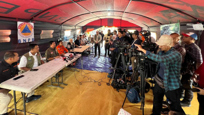 BNPB di lokasi ambruknya musala Ponpes Al Khoziny