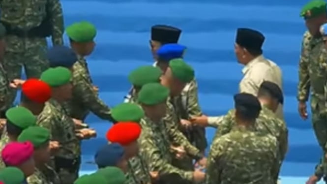 Momen Menhan Sjafrie Sjamsoeddin Tarik Tangan Danpuspomad