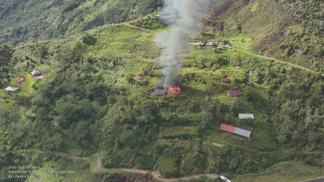 SMP Negeri Kiwirok di Desa Sopamikma, Papua, dibakar KKB