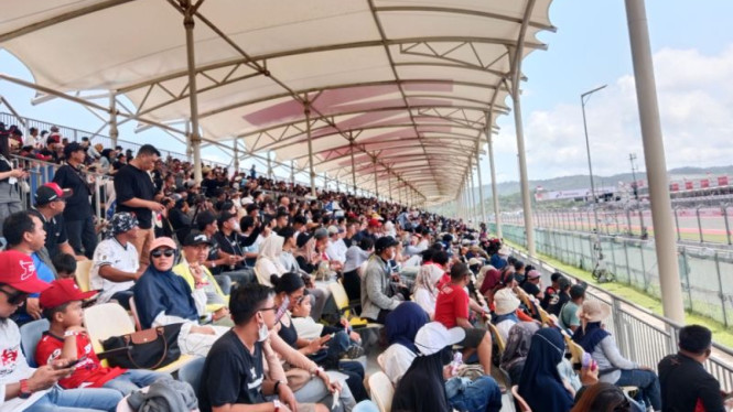 Penonton MotoGP Mandalika 2025.