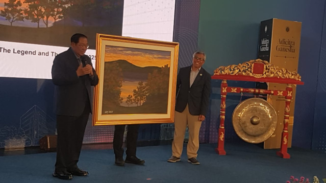 SBY mendonasikan lukisan untuk dilelang di pameran lukisan ITB, Rabu, 8/10