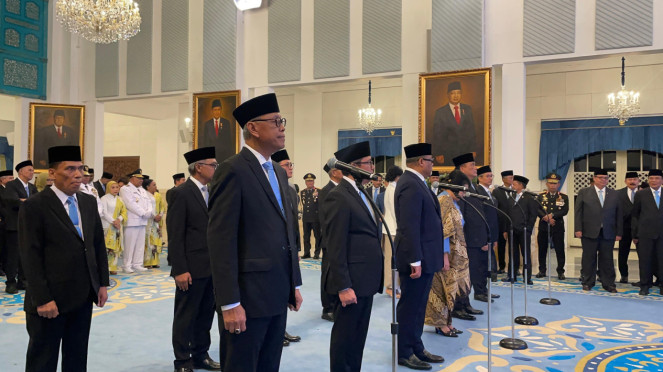 Prabowo melantik sejumlah tokoh di Istana Negara