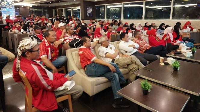 Dubes RI untuk Qatar, Ridwan Hassan ikut nobar Timnas Indonesia vs Arab Saudi