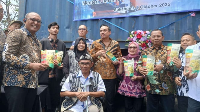 Ekspor perdana produk UMKM difabel di Sukabumi ke Brunei Darussalam.