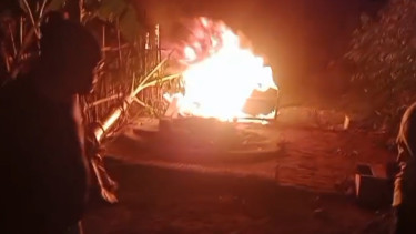 Makam keramat palsu dibakar warga di Brebes Jawa Tengah