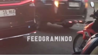Viral Video Mobil Sultan HB X Disalip Rombongan Tot Tot Wuk Wuk