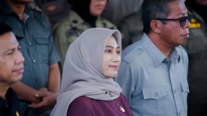 Dheninda Chaerunnisa, Anggota DPRD Gorontalo Utara yang Viral Lantaran Eje