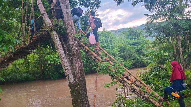 Jembatan bambu kali Wae Jari, Manggarai Barat