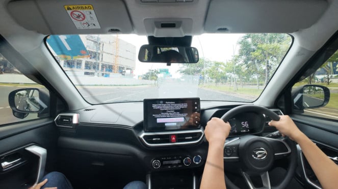 Interior Daihatsu Rocky Hybrid, Dimensi &amp; Desain Eksterior, Daihatsu Rocky Hybrid di GIIAS 2025, Spesifikasi Teknis &amp; Performa, Fitur Kenyamanan &amp; Interior