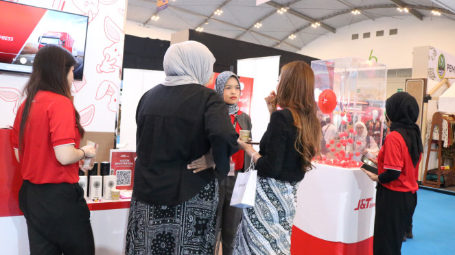 J&T Express hadir di Trade Expo Indonesia 2025