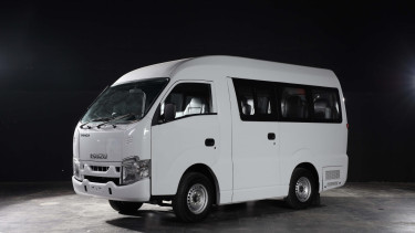 Isuzu Traga Bus