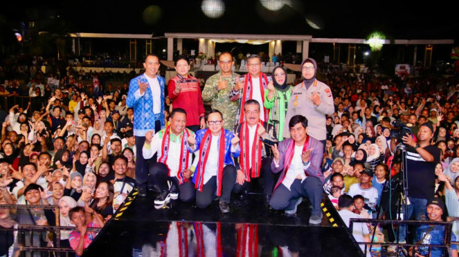 Wamendagri Bima Arya Membuka Festival Benteng Victoria Tahun 2025 di  Ambon