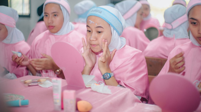 Ilustrasi santri wanita