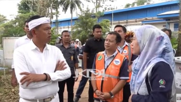 Dedi Mulyadi  Sidak ke Pabrik Air Minum di Subang