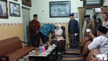 Pemilik CT Corps Chairul Tanjung sowan ke Ponpes Lirboyo