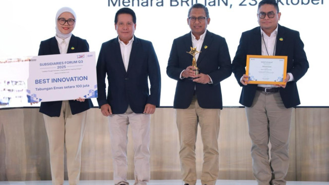Pegadaian Raih Penghargaan Best Innovation pada acara BRI Subsidiaries Forum Q3 2025