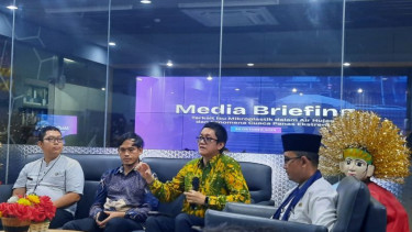 Profesor Riset BRIN, Muhammad Reza Cordova (kedua dari kanan)