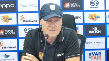 Pelatih Persis Solo,Peter De Roo