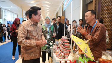Direktur Utama BRI Hery Gunardi kunjungi UMKM KUR BRI 