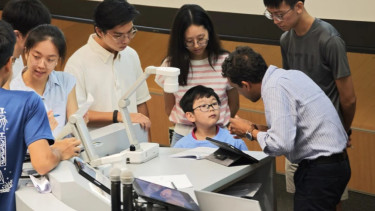 Sosok Bocah 7 Tahun di Singapura yang Viral Ikut Kelas Kimia