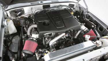 Mesin Toyota Land Cruiser dengan 2 turbo