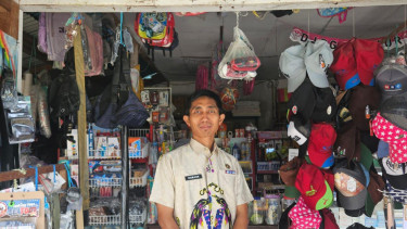 Hamjah, seorang guru menjadi AgenBRILink di Papua