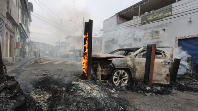 Operasi penyergapan markas kelompok kriminal narkoba di Favela, Brasil