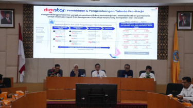 Direktur Utama Telkom Dian Siswarini saat memberikan pemaparan terkait Digistar