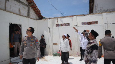 Atap Asrama Santri Putri di Situbondo Ambruk