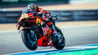 Enea Bastianini di atas KTM RC16 saat MotoGP